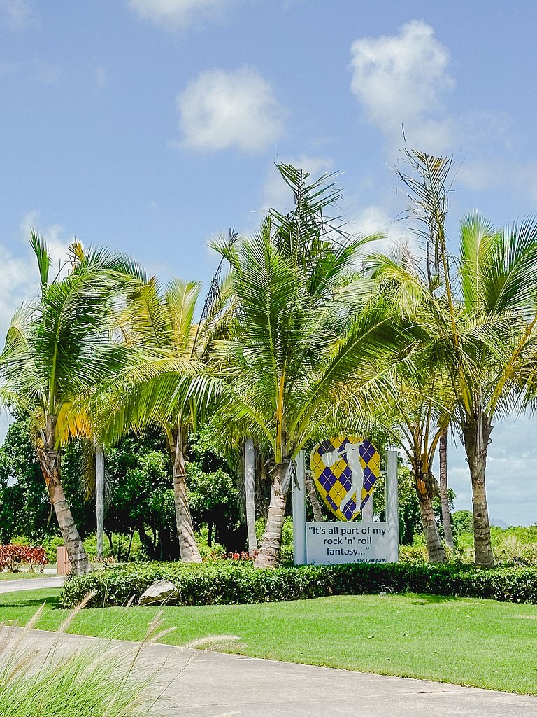 Spectacular Apto Pool Golf View in Hard Rock Golf