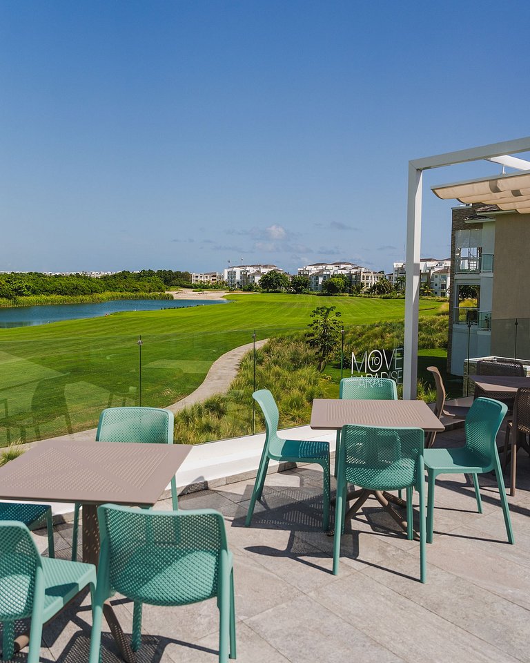 Relax Apto Pool and Golf View in Hard Rock Golf