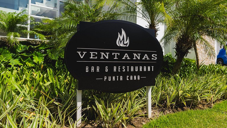 *NEW* Golf & Poolside View Condo in Hard Rock Area