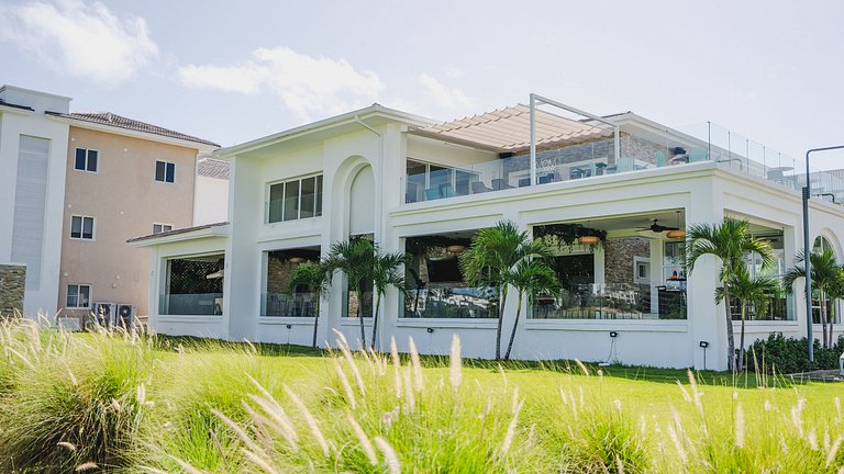 Relax Apto Pool and Golf View in Hard Rock Golf