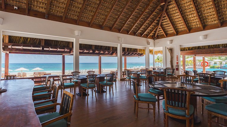 Relax Apto Pool and Golf View in Hard Rock Golf