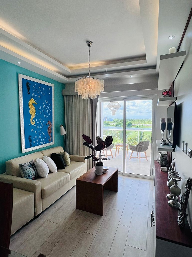 Harmony Penthouse with Golf View