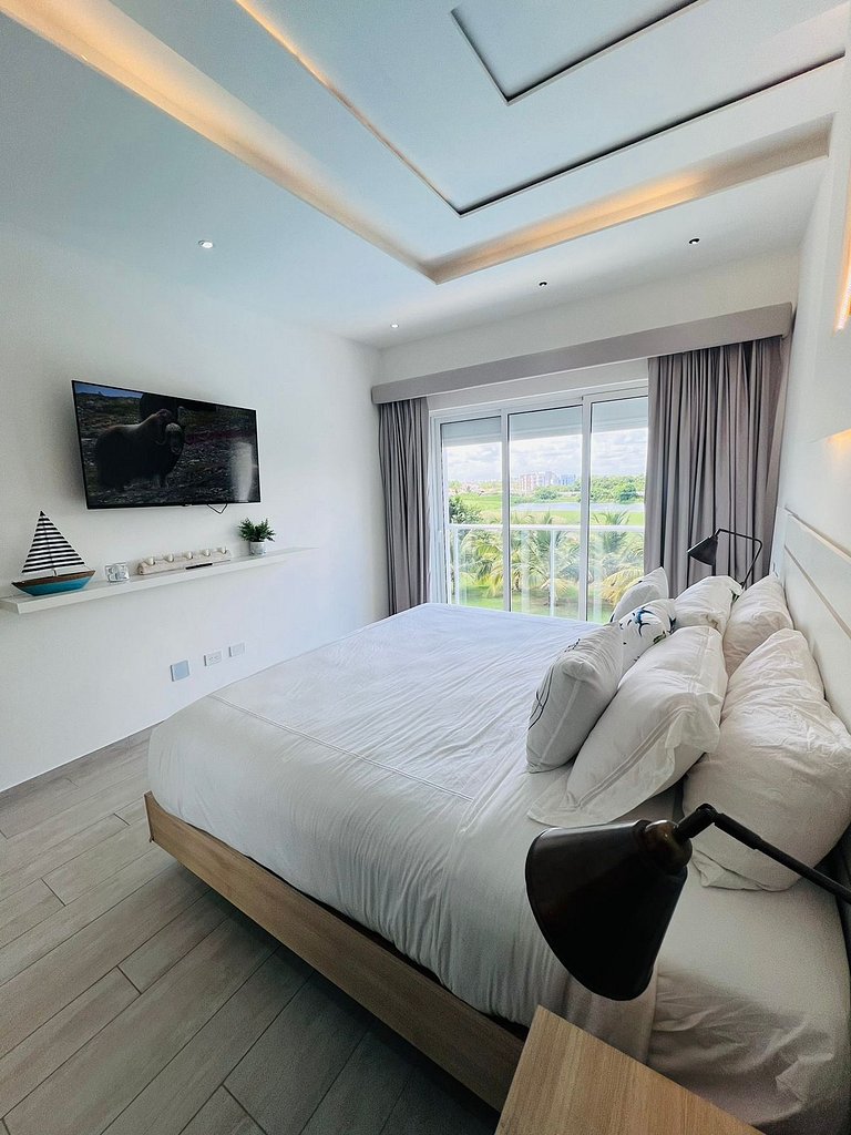 Harmony Penthouse with Golf View