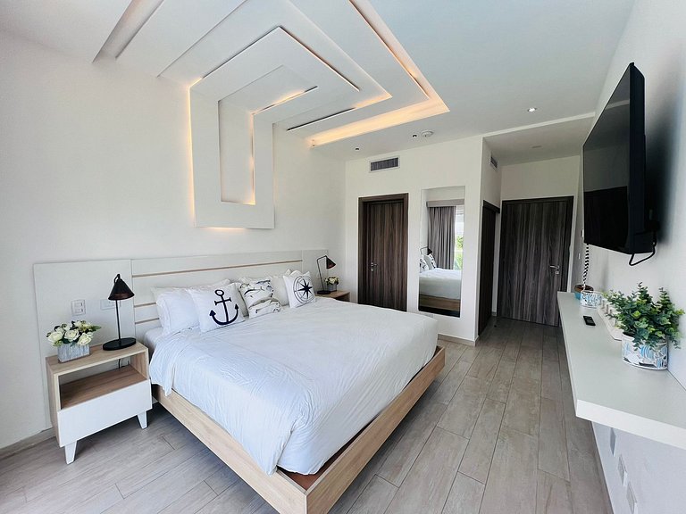 Harmony Penthouse with Golf View