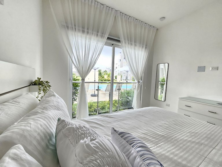 Melody 2BDR Condo with Pool View in Coral Bay #2