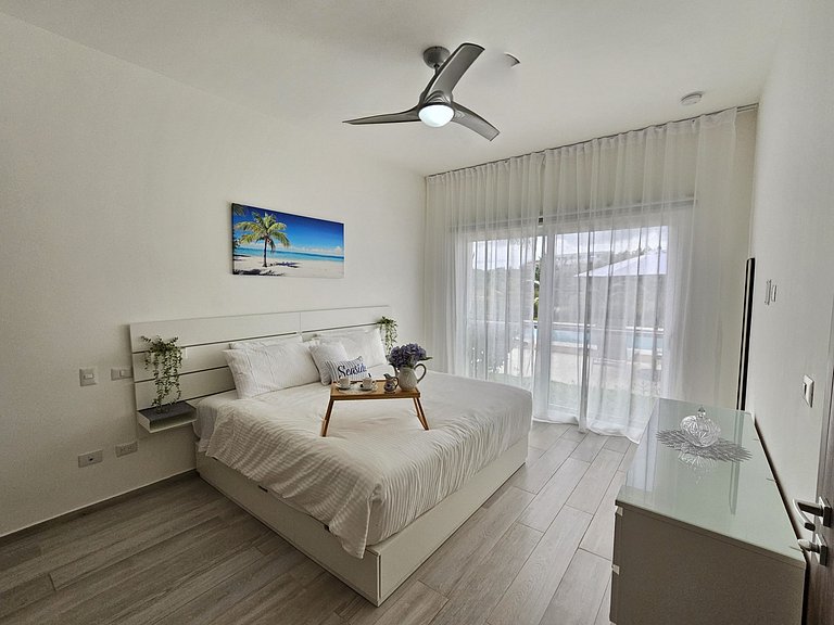 Melody 2BDR Condo with Pool View in Coral Bay #2