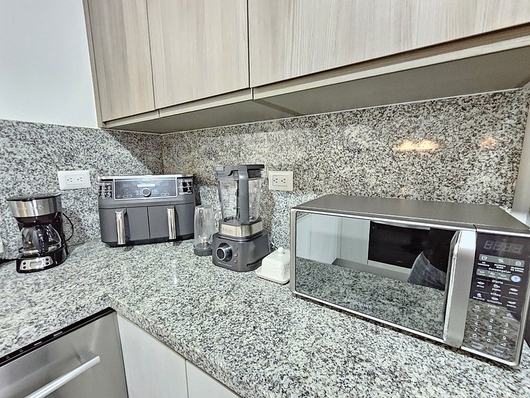 Melody 2BDR Condo with Pool View in Coral Bay #2