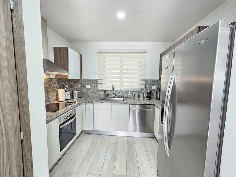 Coral Bay#2 Getaway | 2BR Condo | Pool View