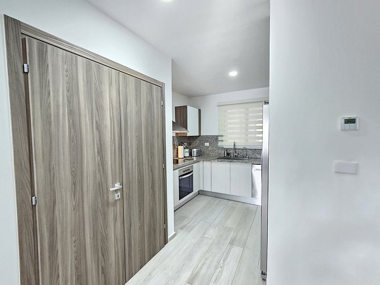 Melody 2BDR Condo with Pool View in Coral Bay #2