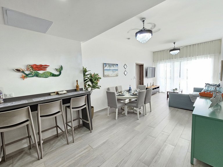Coral Bay#2 Getaway | 2BR Condo | Pool View