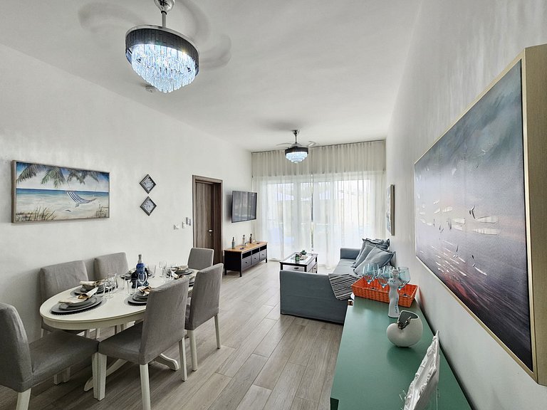 Coral Bay#2 Getaway | 2BR Condo | Pool View