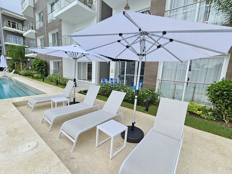 Melody 2BDR Condo with Pool View in Coral Bay #2
