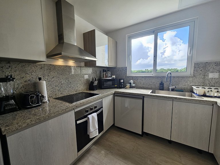 Relaxing 2BDR Condo Overlooking Hard Rock Golf