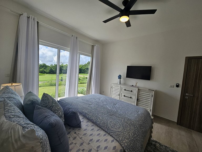 Relaxing 2BDR Condo Overlooking Hard Rock Golf