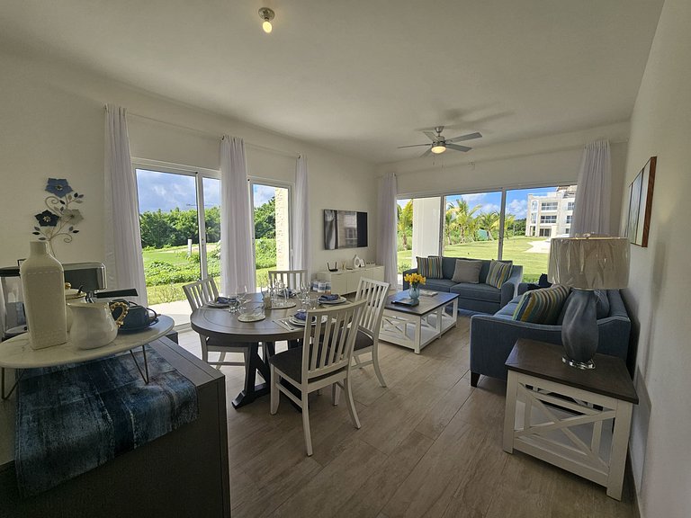 Relaxing 2BDR Condo Overlooking Hard Rock Golf