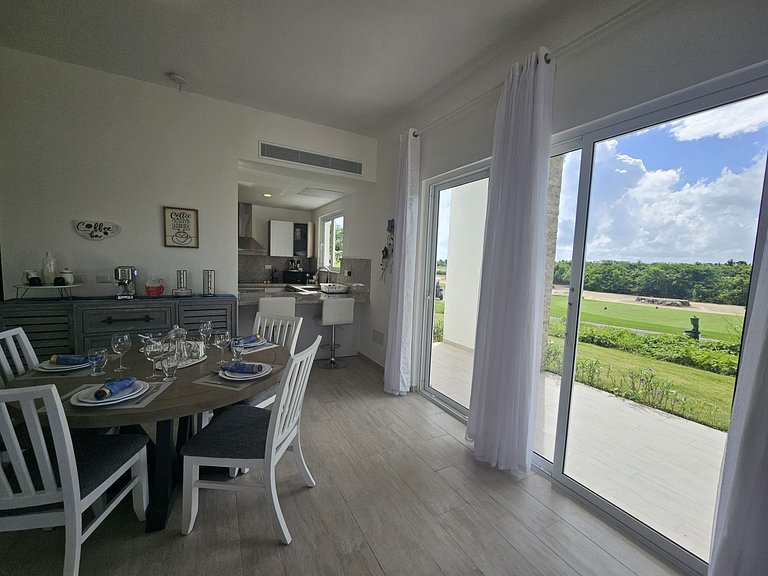 Relaxing 2BDR Condo Overlooking Hard Rock Golf