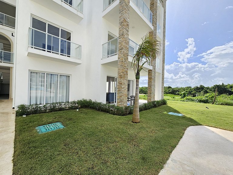 Relaxing 2BDR Condo Overlooking Hard Rock Golf