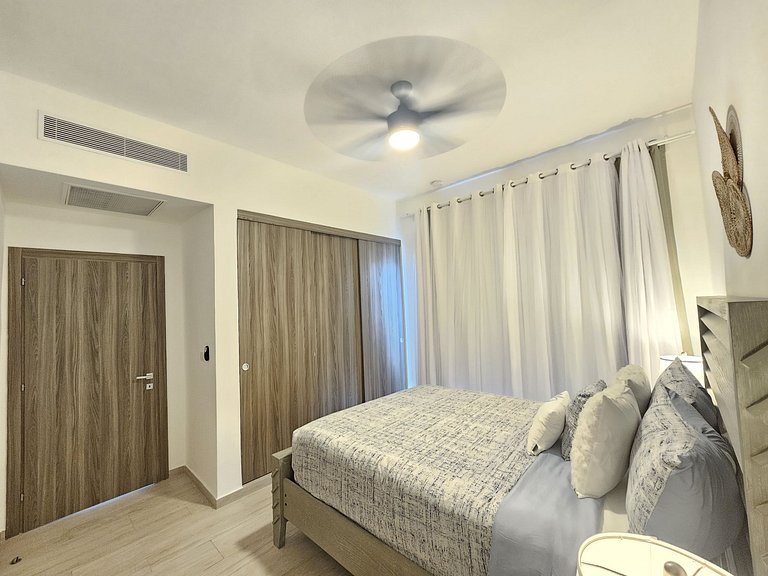 Relaxing 2BDR Condo Overlooking Hard Rock Golf