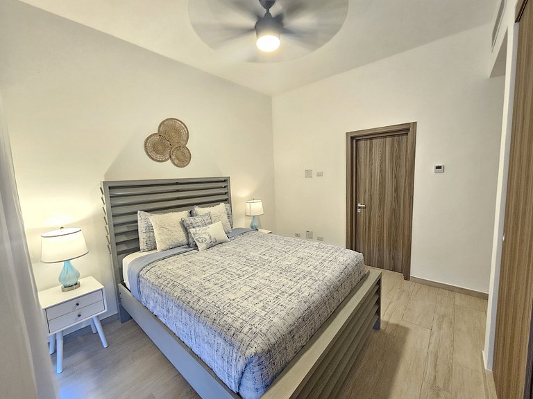 Relaxing 2BDR Condo Overlooking Hard Rock Golf