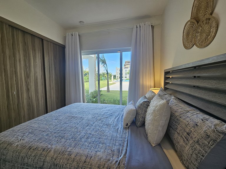 Relaxing 2BDR Condo Overlooking Hard Rock Golf