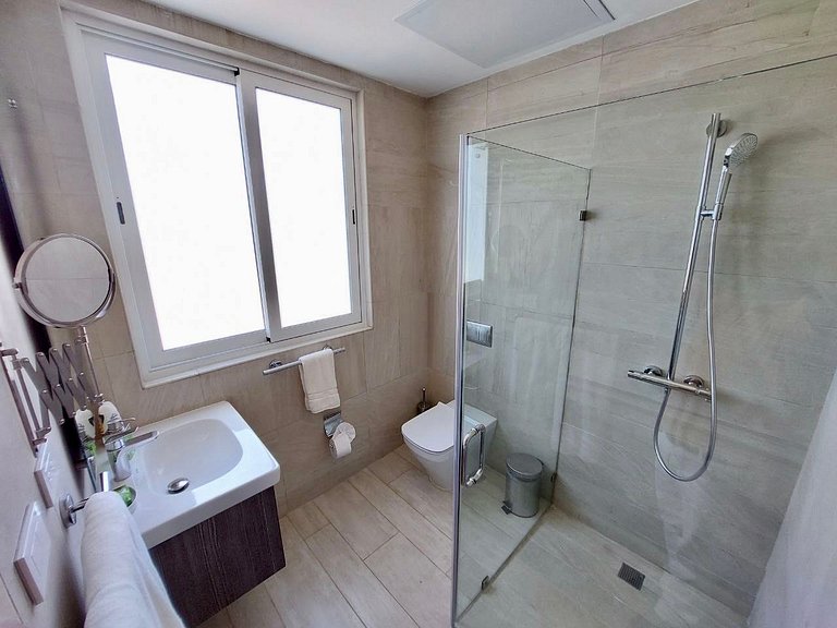 Luxury Apt with Pool Golf View in Hard Rock Golf