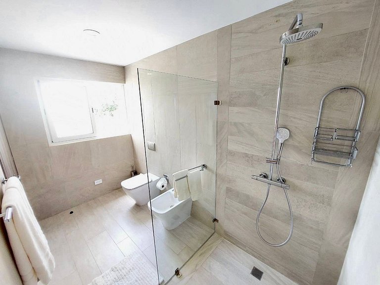 Luxury Apt with Pool Golf View in Hard Rock Golf