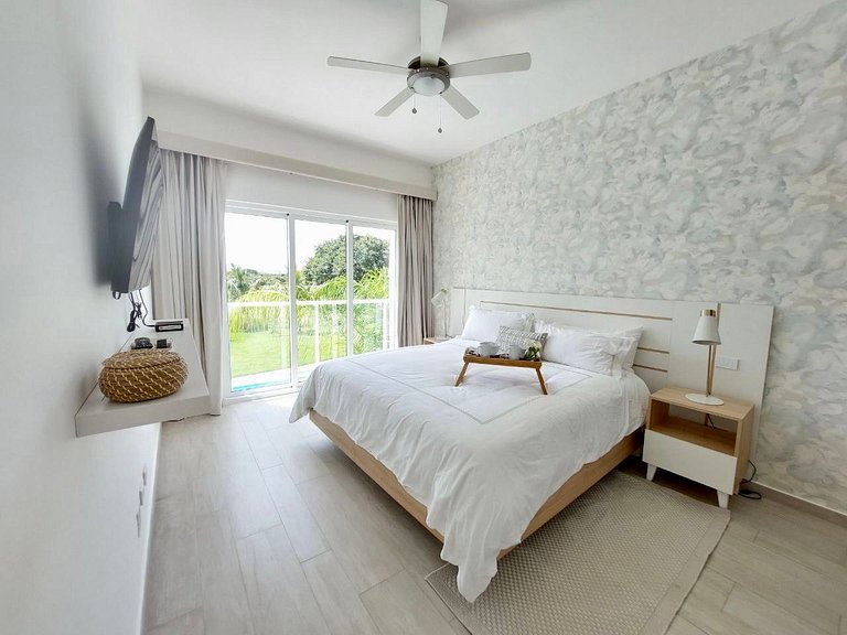 Luxury Apt with Pool Golf View in Hard Rock Golf