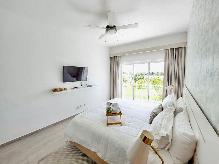 Luxury Apt with Pool Golf View in Hard Rock Golf