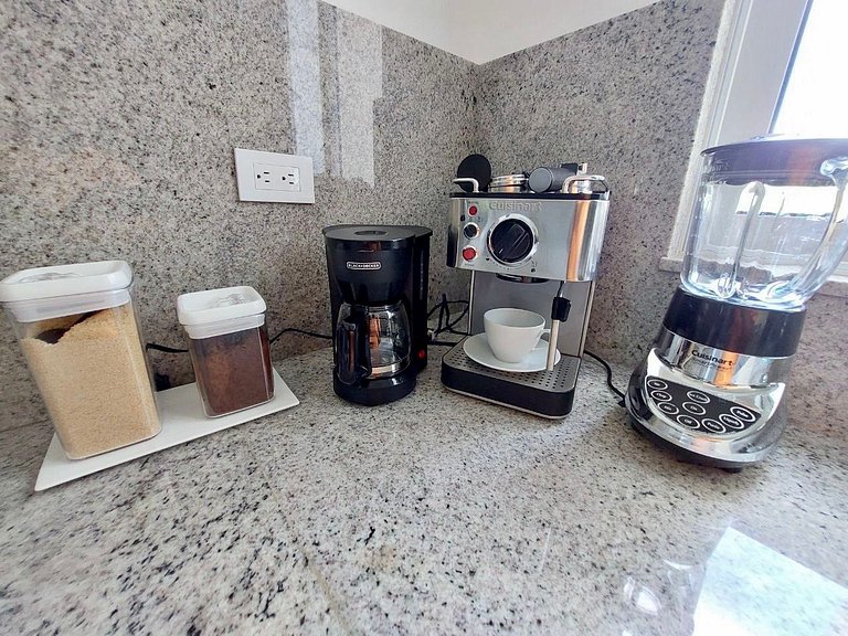 Luxury Apt with Pool Golf View in Hard Rock Golf