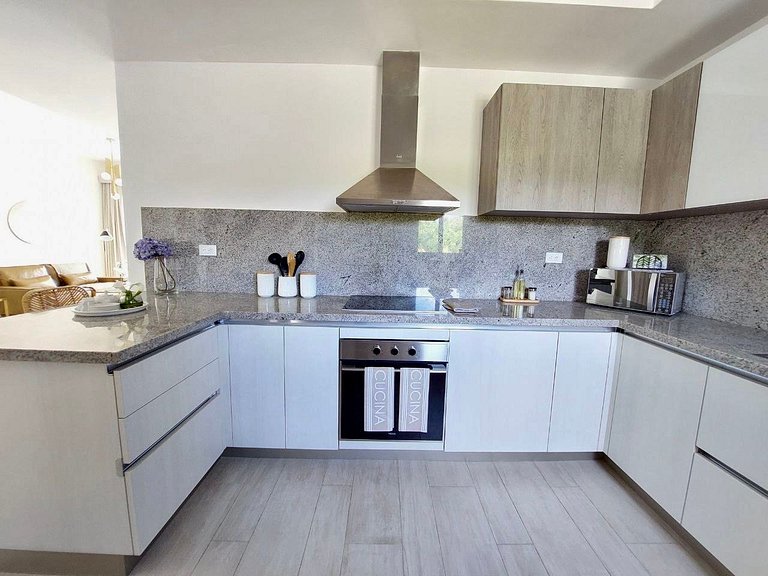 Luxury Apt with Pool Golf View in Hard Rock Golf