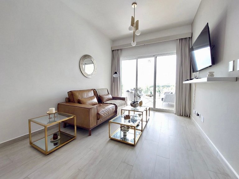 Luxury Apt with Pool Golf View in Hard Rock Golf