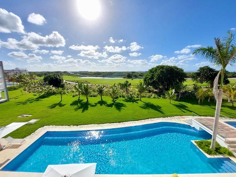 Luxury Apt with Pool Golf View in Hard Rock Golf