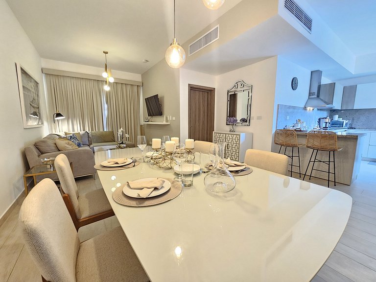 Luxury Apt with Pool Golf View in Hard Rock Golf