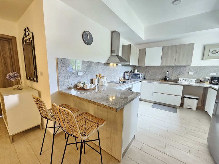 Luxury Apt with Pool Golf View in Hard Rock Golf