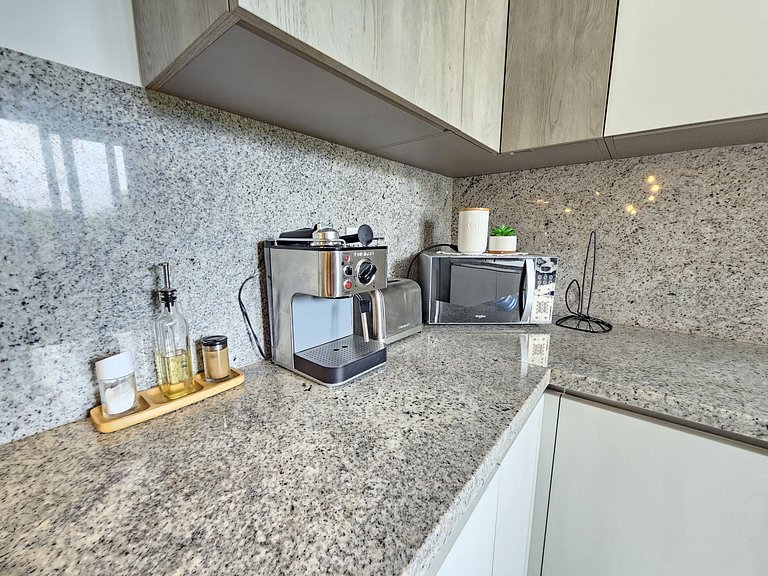 Luxury Apt with Pool Golf View in Hard Rock Golf