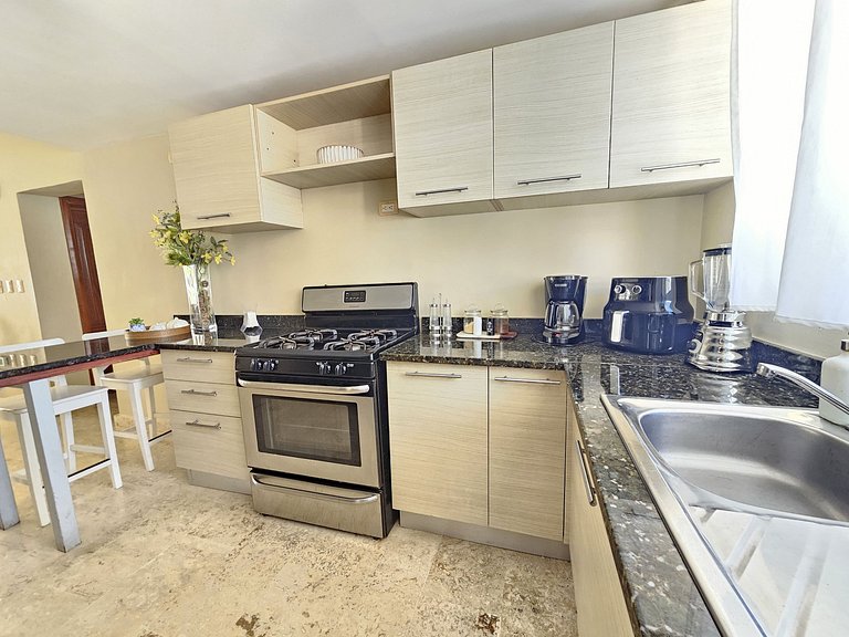 Playa Turquesa 3BR • BBQ • Oceanfront Stay
