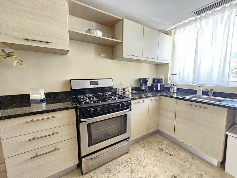 Playa Turquesa 3BR • BBQ • Oceanfront Stay