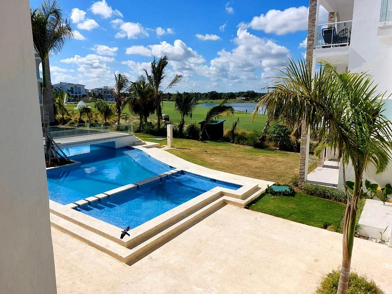 Comfortable 1BDR in Cana Pearl with Lake/Golf View