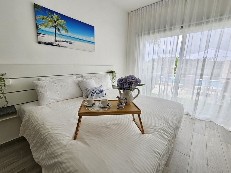 Coral Bay#2 Getaway | 2BR Condo | Pool View