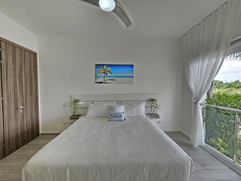 Coral Bay#2 Getaway | 2BR Condo | Pool View