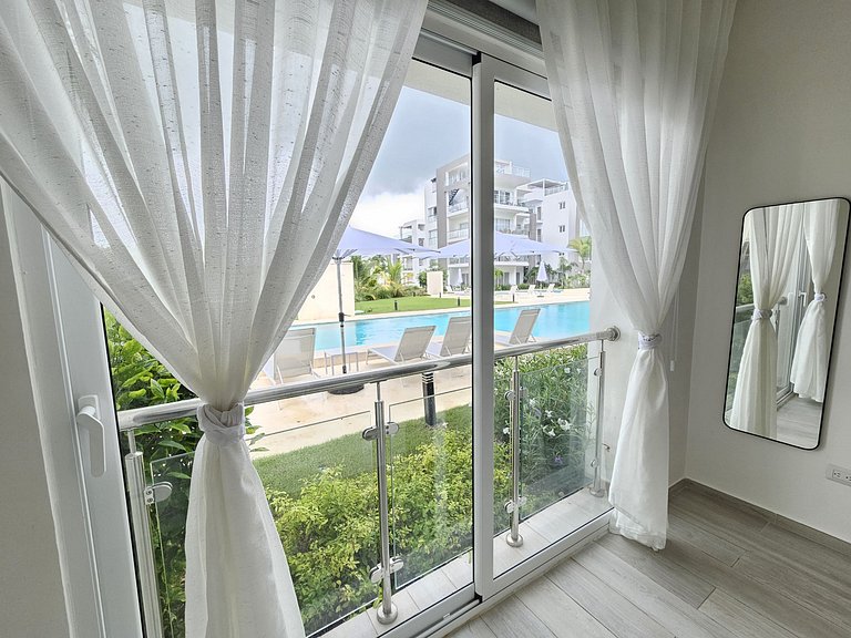 Melody 2BDR Condo with Pool View in Coral Bay #2