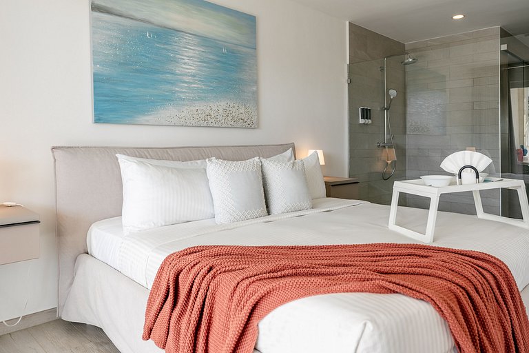 Beach Haven 1BDR Condo Paseo Playa Coral - 305