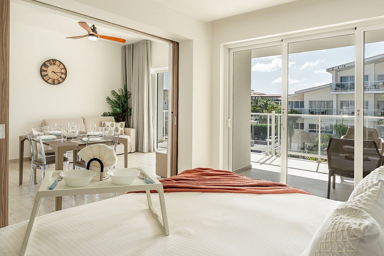 Beach Haven 1BDR Condo Paseo Playa Coral - 305