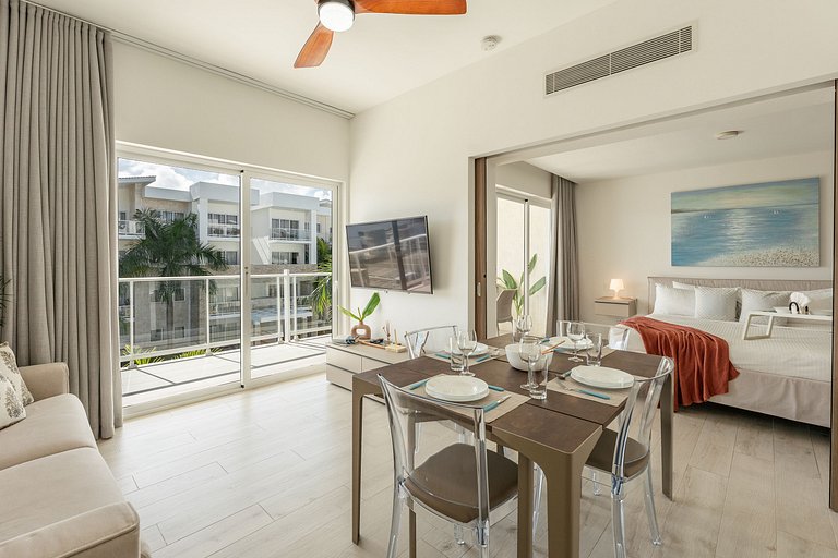 Beach Haven 1BDR Condo Paseo Playa Coral - 305