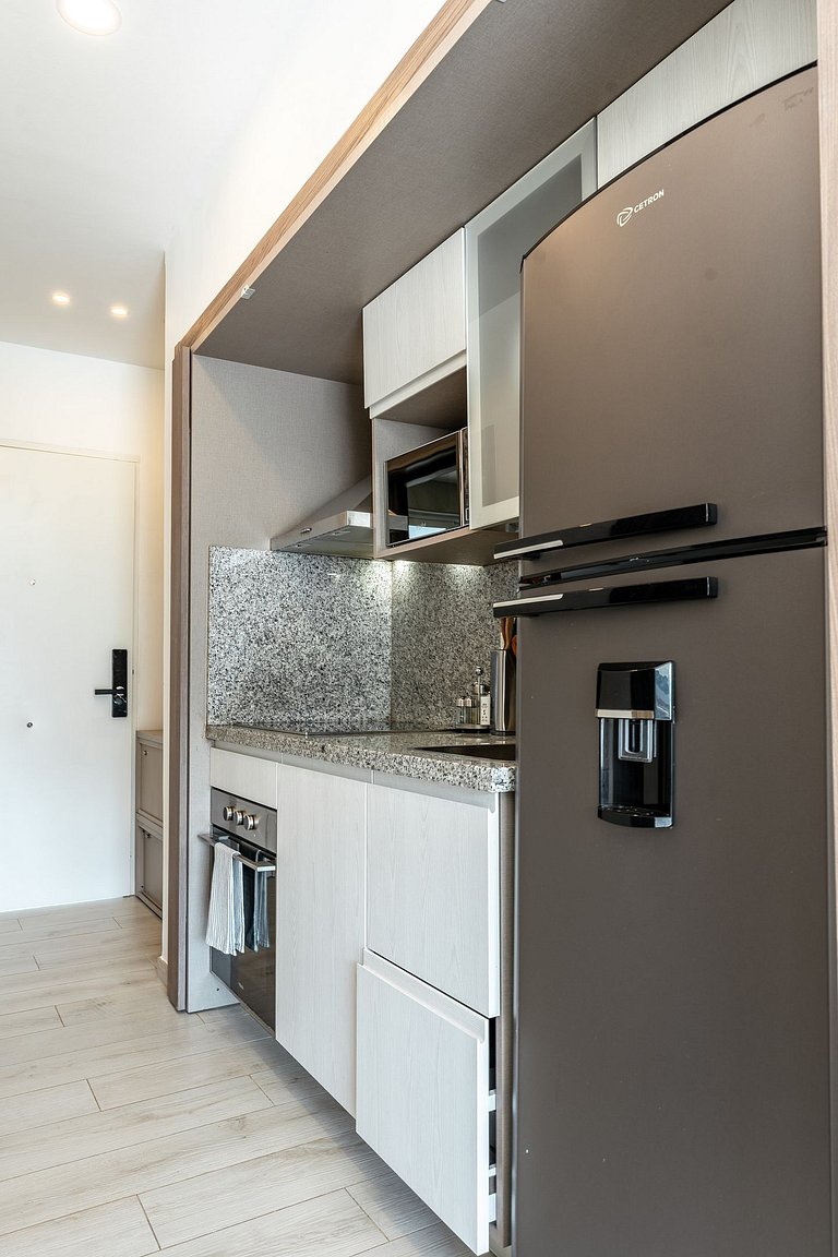 Beach Haven 1BDR Condo Paseo Playa Coral - 305