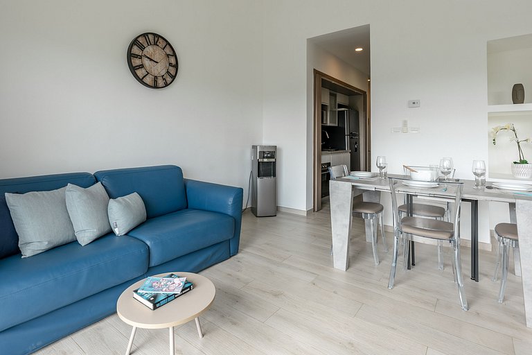 Seaside Luxury 1BDR Condo Paseo Playa Coral D-306