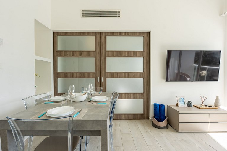 Seaside Luxury 1BDR Condo Paseo Playa Coral D-306