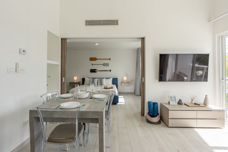 Seaside Luxury 1BDR Condo Paseo Playa Coral D-306