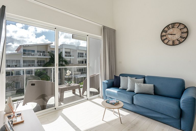 Seaside Luxury 1BDR Condo Paseo Playa Coral D-306