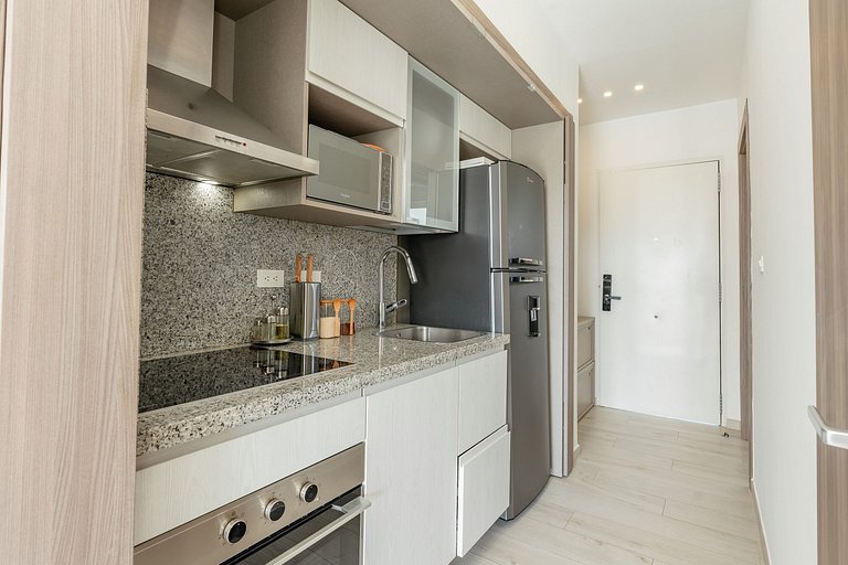 Seaside Luxury 1BDR Condo Paseo Playa Coral D-306